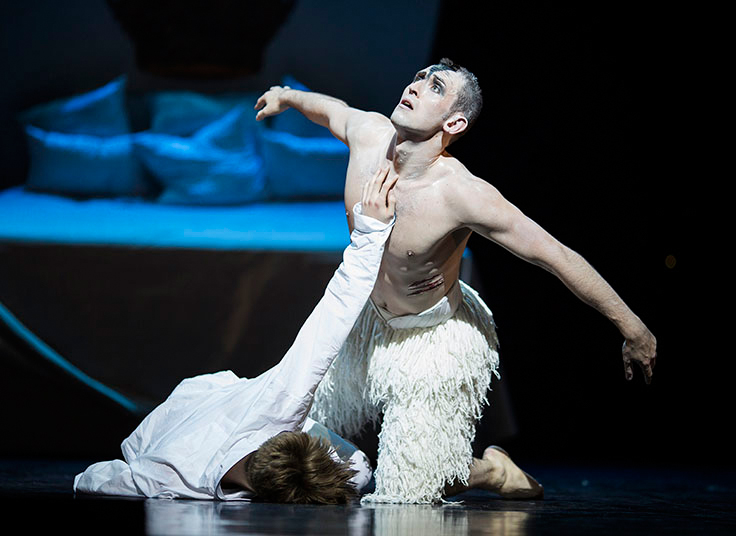 Chris Trenfield as the Swan in Act 4